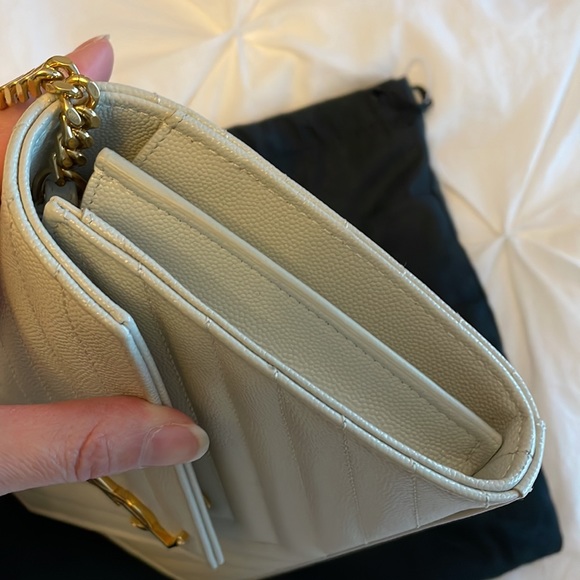 Cassandre Matelasae Chain Wallet in Grain de Poudre Embossed leather. - Picture 8 of 10